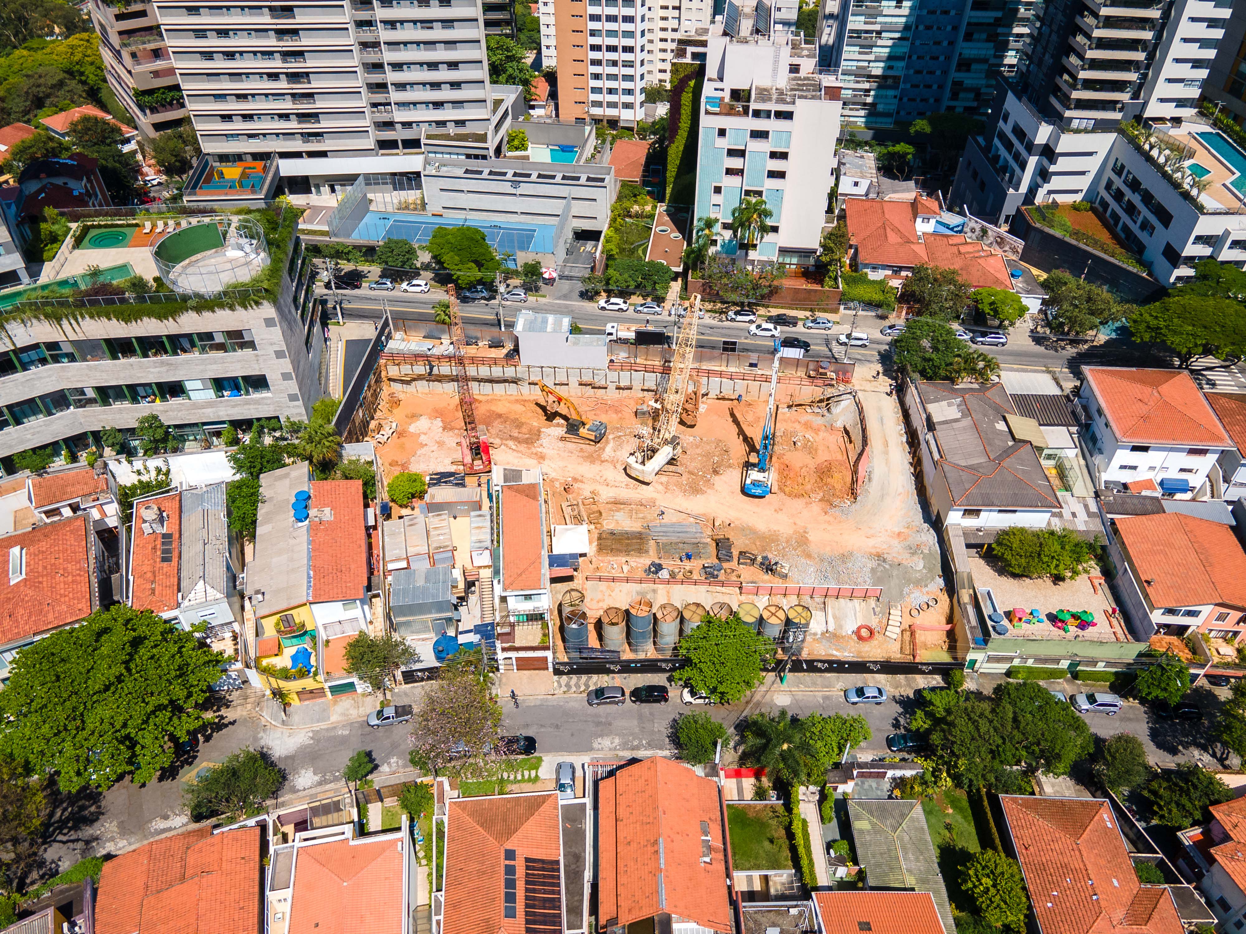 Imagem da obra em andamento